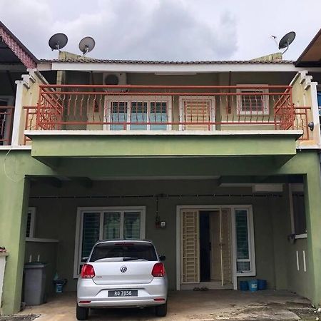 Nice Seremban 2 1/2 Storey House With 4 Rooms エクステリア 写真