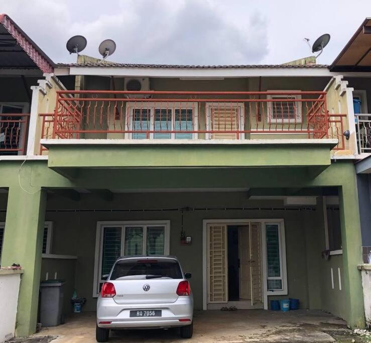 Nice Seremban 2 1/2 Storey House With 4 Rooms エクステリア 写真